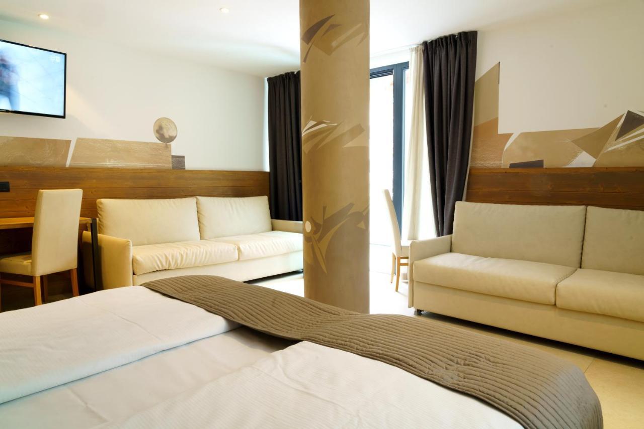 Hotel Bellevue กานาเซย์ ภายนอก รูปภาพ